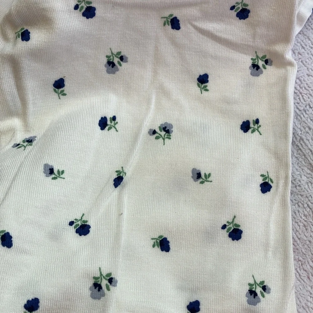 Two sets of flowered size 2 T pajamas. Lightweight & cooler sleeping. - Picture 7 of 11
